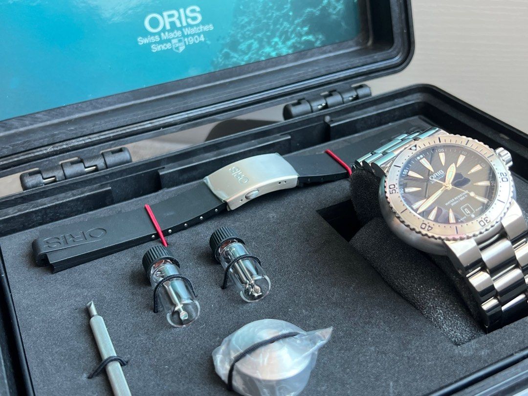 Oris TT1 Divers Date 01 733 7533 8454 07 8 24 01PEB 2025 7