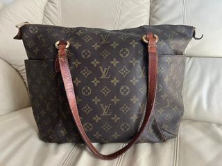 (Category: ) located in . Submitted by houseofpreluv (Listing ID 1318070877, Image 1). Description: .