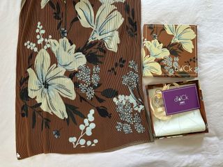 pleated shawl duck