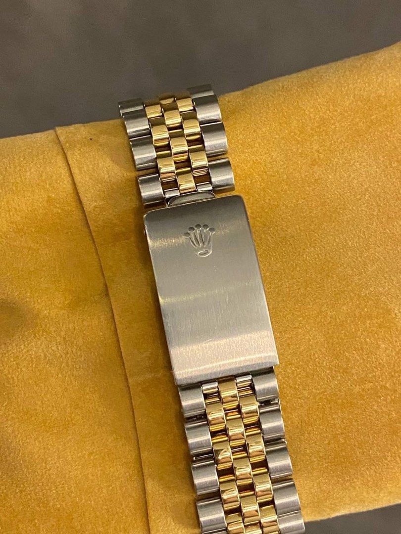 Rolex Oyster Perpetual Date (Category: Watches) located in Ajax. Submitted by swisswatcharena (Listing ID 1318255718, Image 3). Description: Rolex Oyster Perpetual Date Brand - Rolex Model - Oyster Perpetual Date Reference Number - 15053 Year - 1987 Size - 34mm Dial - Champagne Movement - Automatic Caliber - 3035 Power Reserve - 48Hour Case Material - Steel Bracelet - Gold / Steel Crystal - Plexiglass Condition - Good Accessories - Full Set.