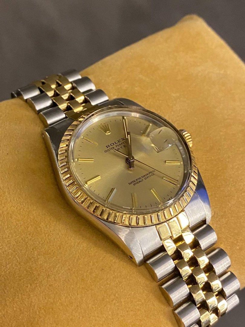 Rolex Oyster Perpetual Date (Category: Watches) located in Ajax. Submitted by swisswatcharena (Listing ID 1318255718, Image 2). Description: Rolex Oyster Perpetual Date Brand - Rolex Model - Oyster Perpetual Date Reference Number - 15053 Year - 1987 Size - 34mm Dial - Champagne Movement - Automatic Caliber - 3035 Power Reserve - 48Hour Case Material - Steel Bracelet - Gold / Steel Crystal - Plexiglass Condition - Good Accessories - Full Set.
