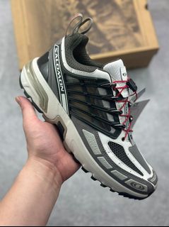 (Category: ) located in . Submitted by khai.uasneakers (Listing ID 1318233738, Image 1). Description: .