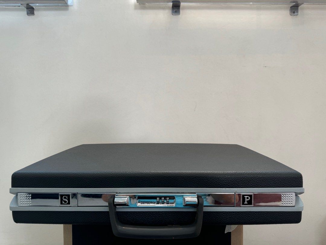 Samsonite classic 100 attaché briefcase 1950s, Hobbies Toys