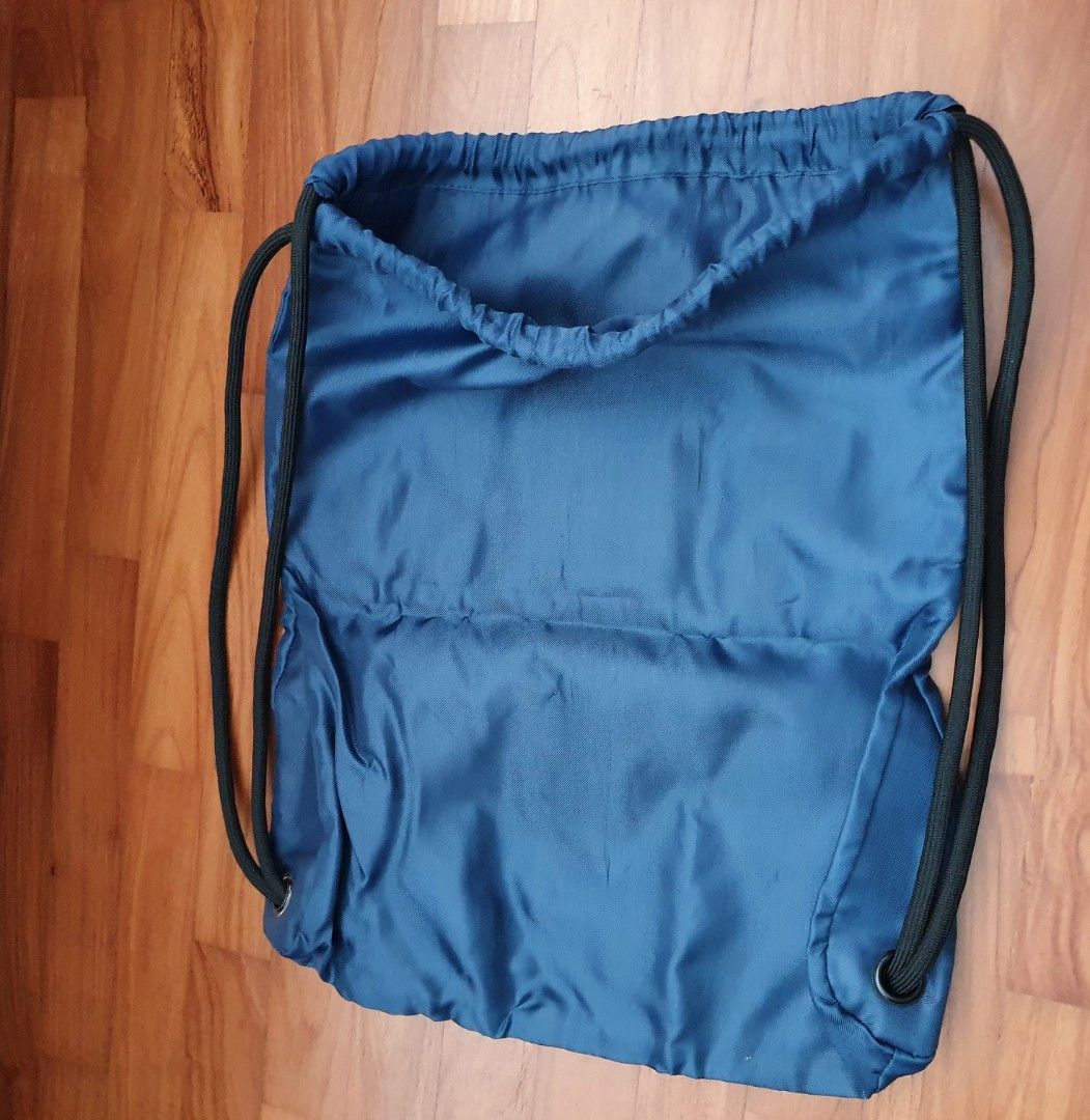 String Bag (Category: Backpacks) located in Singapore. Submitted by horse88 (Listing ID 1318146497, Image 6). Description: All brand new, bought from overseas. Getting old, too many to keep. Good buys as gifts or self use..