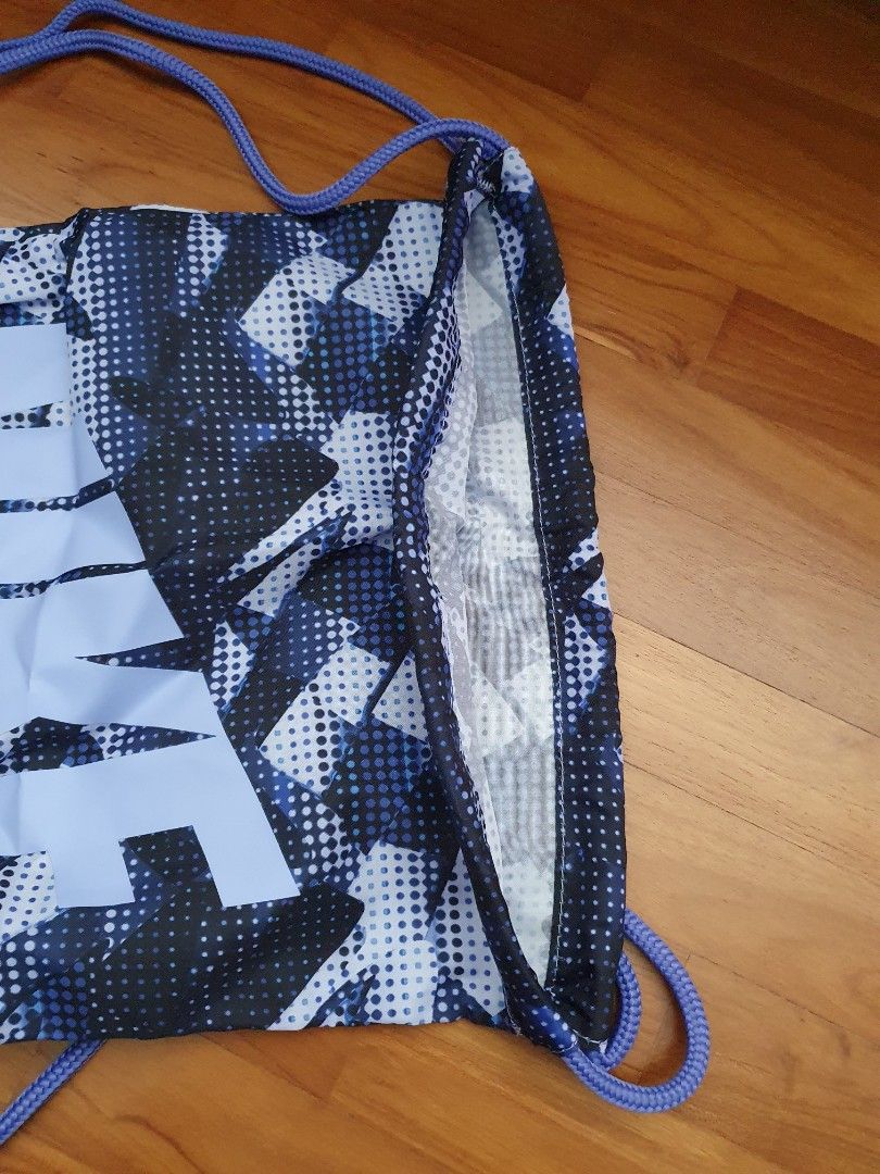 String Bag (Category: Backpacks) located in Singapore. Submitted by horse88 (Listing ID 1318146497, Image 8). Description: All brand new, bought from overseas. Getting old, too many to keep. Good buys as gifts or self use..