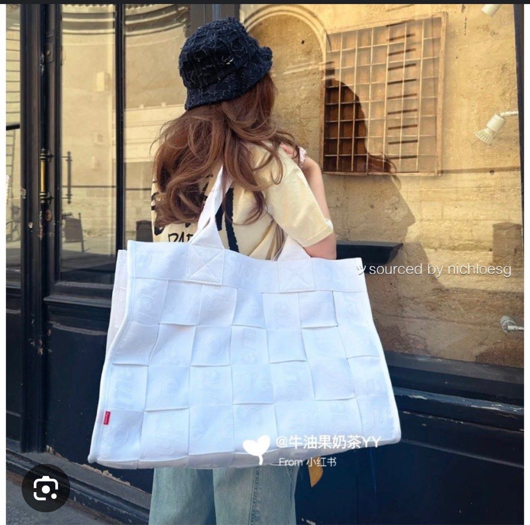 シュプリーム woven tote Supreme woven Tote bag, Women's Fashion