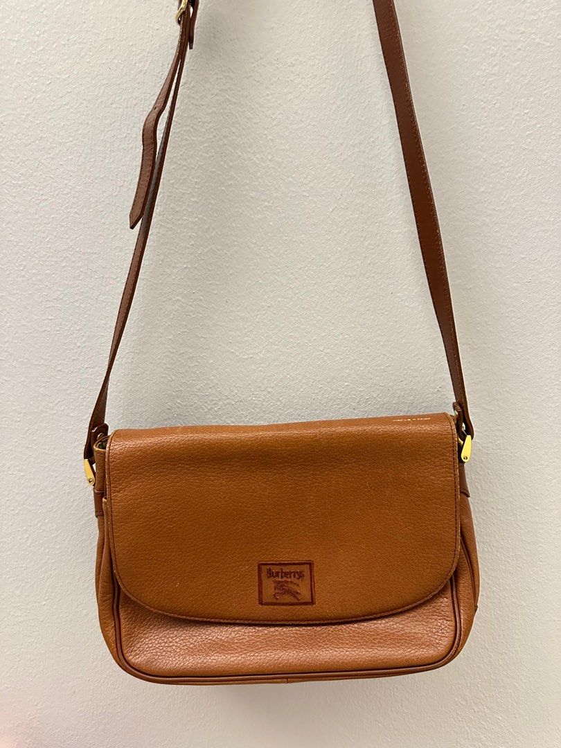 Vintage Burberry Bag (Category: Luxury Bags & Wallets) located in Taguig. Submitted by shanshanyday (Listing ID 1318240656, Image 1). Description: .