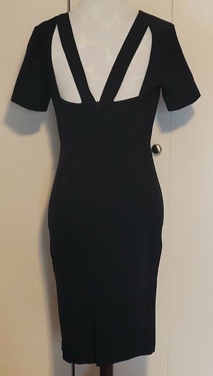 Zara Midi Dress Black (Category: Dresses) located in Quezon City. Submitted by _bellec (Listing ID 1318117243, Image 2). Description: Used once Rfs: does not fit.