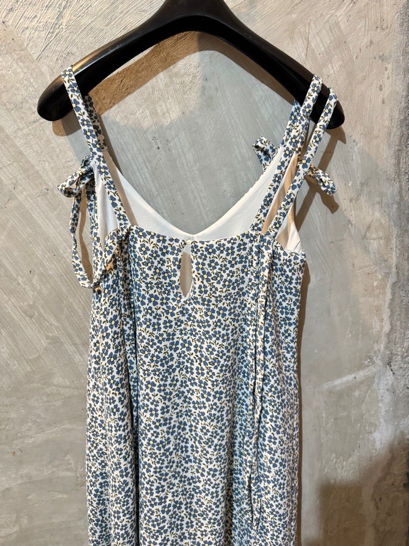 Zara Trafaluc Collection off white and blue double strap floral dress,  Women's Fashion, Dresses & Sets, Dresses on Carousell
