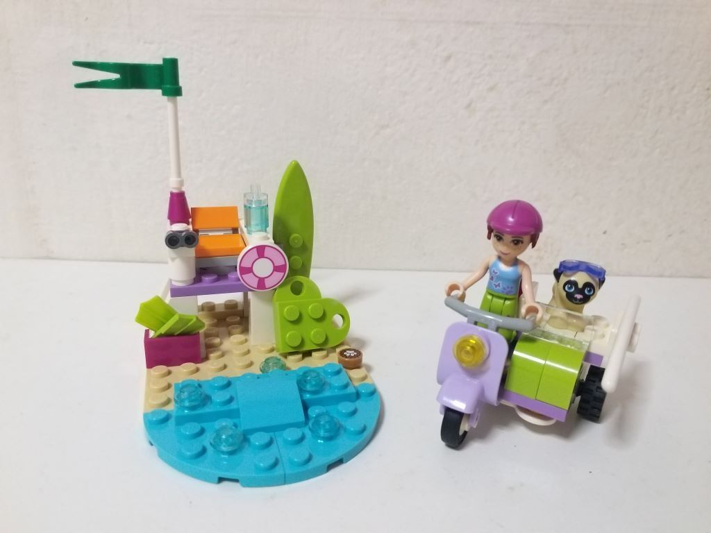Lego friends mia's beach scooter 2025