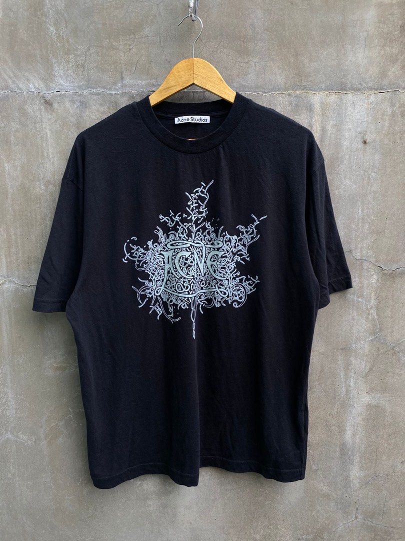 Acne Studios Glow In The Dark Logo Tee (Category: Tshirts & Polo Shirts ) located in Baguio. Submitted by lordeidara (Listing ID 1318327532, Image 2). Description: 8.5/10 Color:Black Material: Cotton Size on tag:XS Fits: Length: 27.5 Width: 23 Sleeve Length: 10 Shoulder to shoulder: 20 Hem:22.