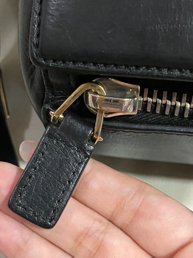 AUTHENTIC Givenchy Black Box Pandora (Category: Luxury Bags & Wallets) located in Quezon City. Submitted by closetofcoco (Listing ID 1318332896, Image 3). Description: GUARANTEED AUTHENTIC PM FOR INQUIRIES NO LOW BALLING.