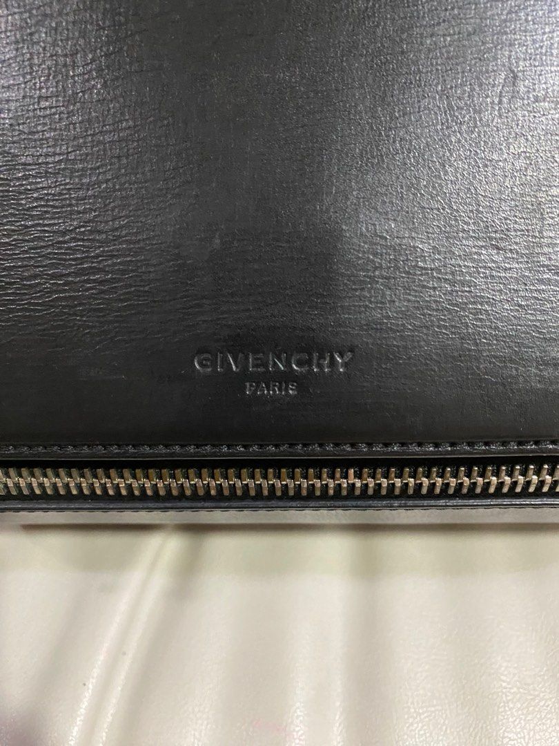 AUTHENTIC Givenchy Black Box Pandora (Category: Luxury Bags & Wallets) located in Quezon City. Submitted by closetofcoco (Listing ID 1318332896, Image 2). Description: GUARANTEED AUTHENTIC PM FOR INQUIRIES NO LOW BALLING.