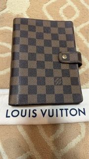 (Category: ) located in . Submitted by chloe_luxuries (Listing ID 1318377734, Image 1). Description: .