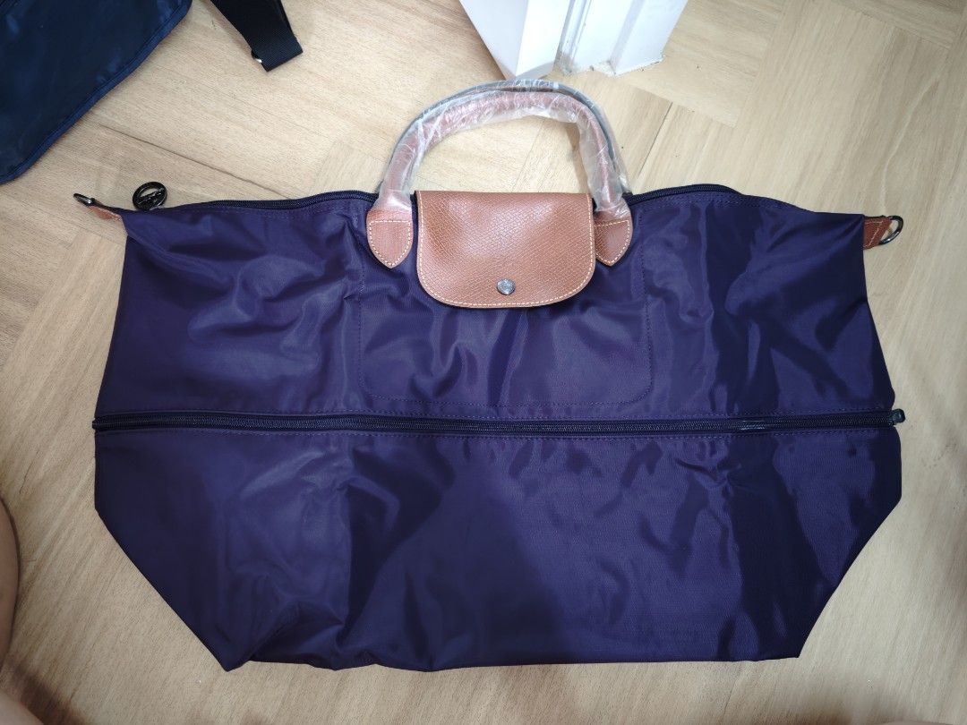 BNIB Longchamp expandable travel shoulder bag, Women's Fashion