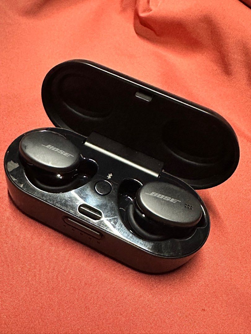 BOSE SPORTS EARBUDS TRUE WIRELESS (Category: Headphones & Headsets) located in Santa Maria. Submitted by angeljune07 (Listing ID 1318436364, Image 2). Description: BOSE SPORTS EARBUDS WIRELESS Used and teated working in good condition Touch controls working Original bose and updated firmware on bose mobile app Visible scratches Bose sports earbuds with usb charging cable only No other accessories Available for meet up Available for shipping c/o b