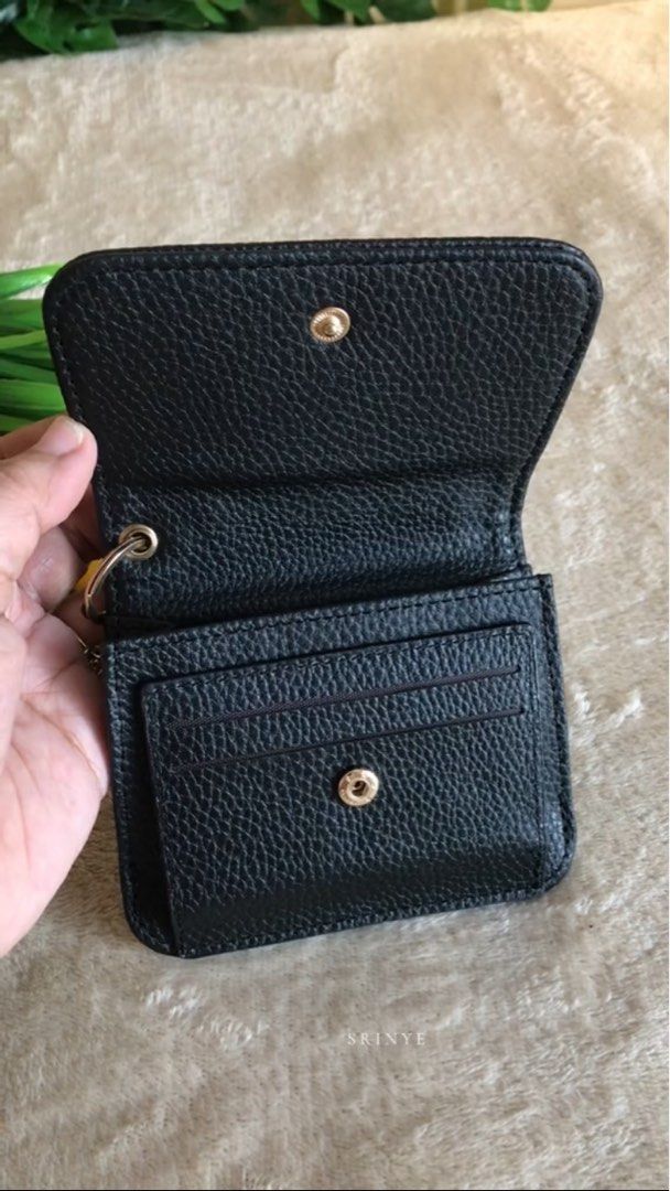 Brand new mini foldable wallet card holder (Category: Wallets & Card holders) located in Taguig. Submitted by SrinyeStyle.ph (Listing ID 1318306257, Image 1). Description: Brand new mini foldable wallet card holder.