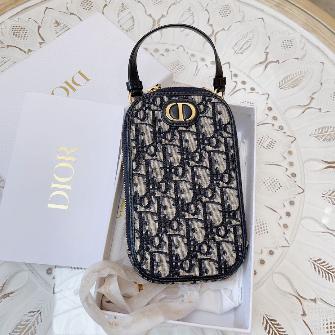 Cd montaigne bag store