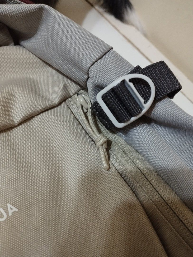 Decathlon Quechua 20L Beige (Category: Backpacks) located in Muntinlupa City. Submitted by philarpat (Listing ID 1318349186, Image 2). Description: Used twice Bought from physical store, orig price is P990 No honest issues. RFS. Decluttering.