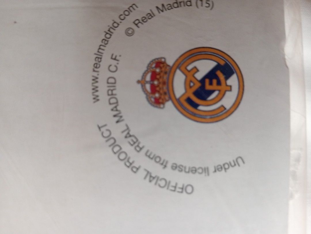 Duvet cover set,Real Madrid (Category: Bedding & Towels) located in Singapore. Submitted by bohjong (Listing ID 1318324535, Image 2). Description: official Real Madrid Duvet cover with 1 pillow case. brand new. single bed size 100% cotton. for football enthusiasts.
