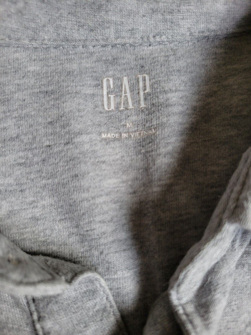 GAP polo shirt (Category: Tshirts & Polo Shirts ) located in General Santos City (Dadiangas). Submitted by hoverfinds (Listing ID 1318314586, Image 3). Description: dimes 20"×29" color rate 9.5/10 Php 300shipped.
