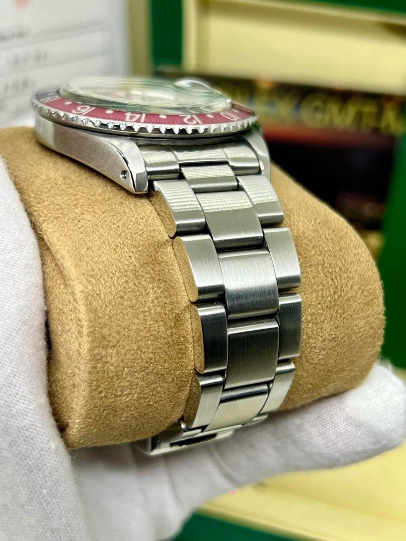 GMT MASTER 1 Rare (Category: Luxury Watches) located in Cabanatuan. Submitted by albertgonzales27 (Listing ID 1318279210, Image 3). Description: GMT Master 1 Pepsi Rare Pumpkin Dial Reference 16750 (Quick set) 1986 year model 40mm case size Equally patina markers due to its age Newly serviced (Worry free ownership) 1 year warranty 9/10 excellent condition for its age Watch only , 11 links w/ verification papers and black bezel insert Trades accep