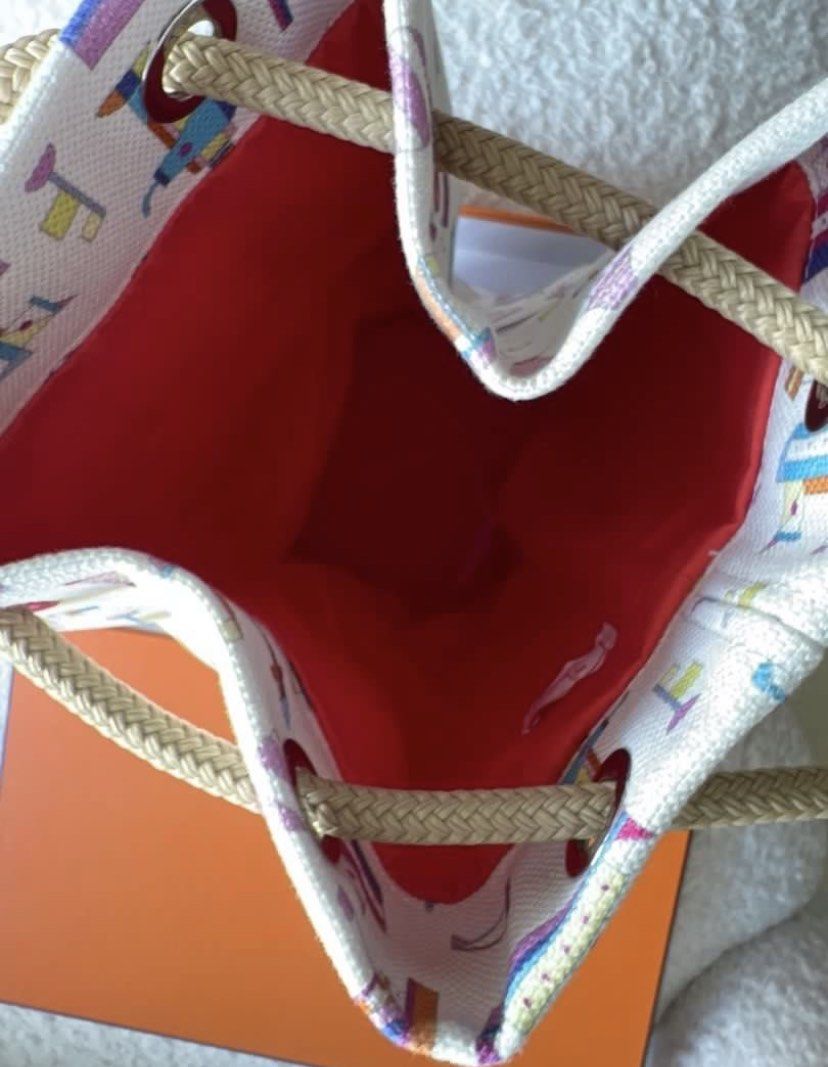 Hermes (Category: Luxury Bags & Wallets) located in Manila. Submitted by dashlux (Listing ID 1318334475, Image 3). Description: .