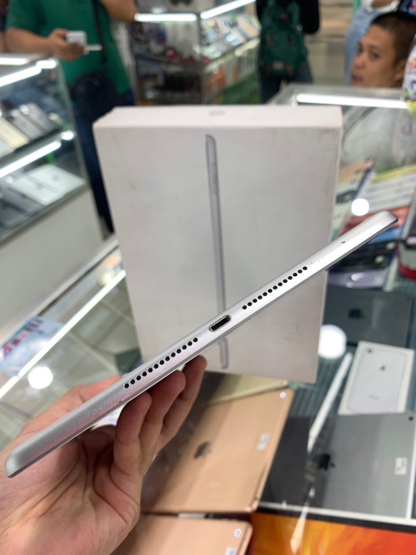 iPad 6th Gen. (128gb) Wifi (Category: iPad) located in Manila. Submitted by arzillah (Listing ID 1318390092, Image 3). Description: iPad 6th Generation 128gb Wifi only Ntc approve Complete package Slightly use No dents Minimal scratches No issues All working Open for COD/COP + SF Manila area (sameday delivery) Province area (via LBC) required DP to avoid cancellations Physical store: Greenhills Shopping Center, 2ndfloor, stall#: Ai 11 Contact#: 0