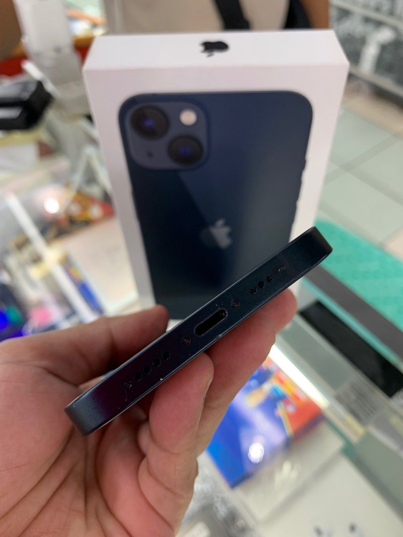 iPhone 13 (128gb) Globe lock (Category: iPhone 13 Series) located in Manila. Submitted by arzillah (Listing ID 1318392226, Image 3). Description: iPhone 13 128gb Globe lock Ntc approve 90% bh Complete package Slightly use No dents No scratches No issues Good as new All working Open for COD/COP + SF Manila area (sameday delivery) Province area (via LBC) required DP to avoid cancellations Physical store: Greenhills Shopping Center, 2ndfloor, stall#