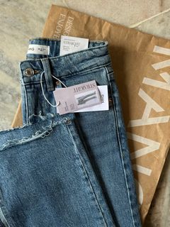 (Category: ) located in . Submitted by midlypreloved (Listing ID 1318295430, Image 1). Description: .
