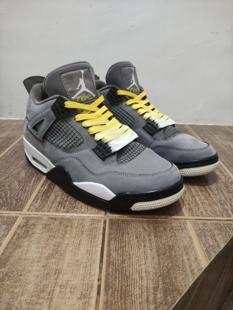 Jordan 4 cool grey yellow laces hot sale