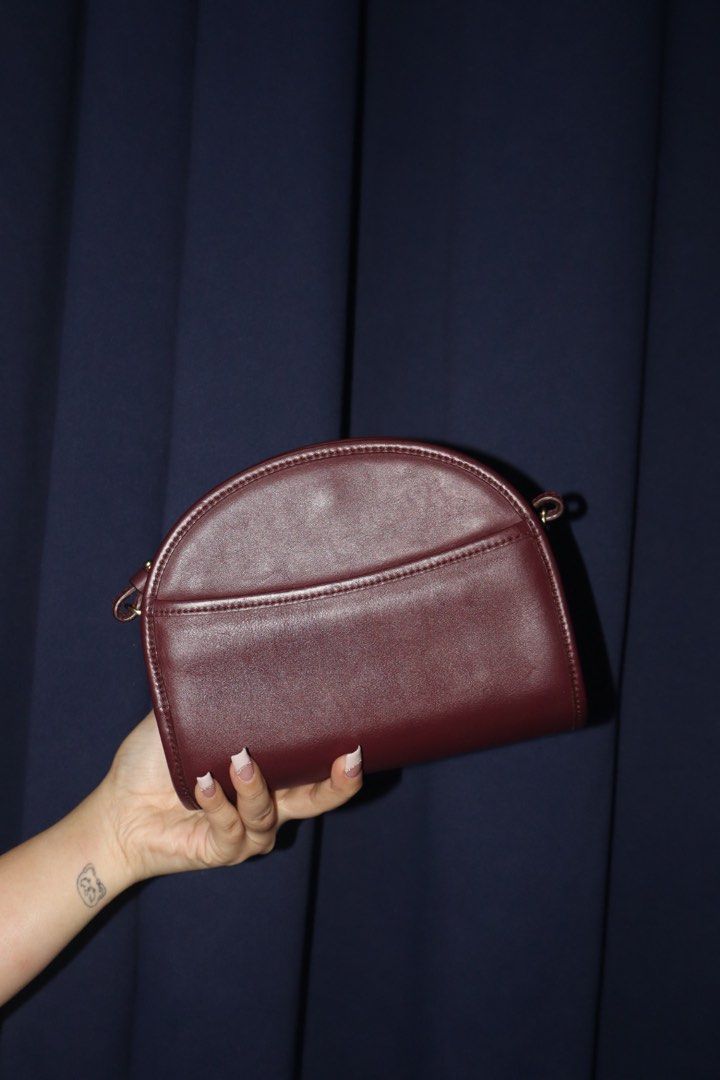Joseph x Stacey (Category: Luxury Bags & Wallets) located in Manila. Submitted by closetrkives (Listing ID 1318342618, Image 3). Description: .