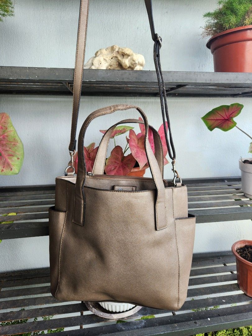 Kenneth Cole Reaction Bucket Bag with sling Women s Fashion Bags Wallets Cross body Bags on Carousell