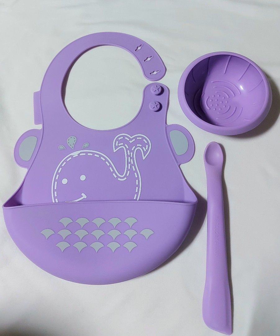 MARCUS & MARCUS BABY FEEDING SET (Category: Weaning & Toddler Feeding) located in Paranaque City. Submitted by nieshaprelovedshop (Listing ID 1318385019, Image 1). Description: BRAND: MARCUS & MARCUS MATERIAL: SILICONE.
