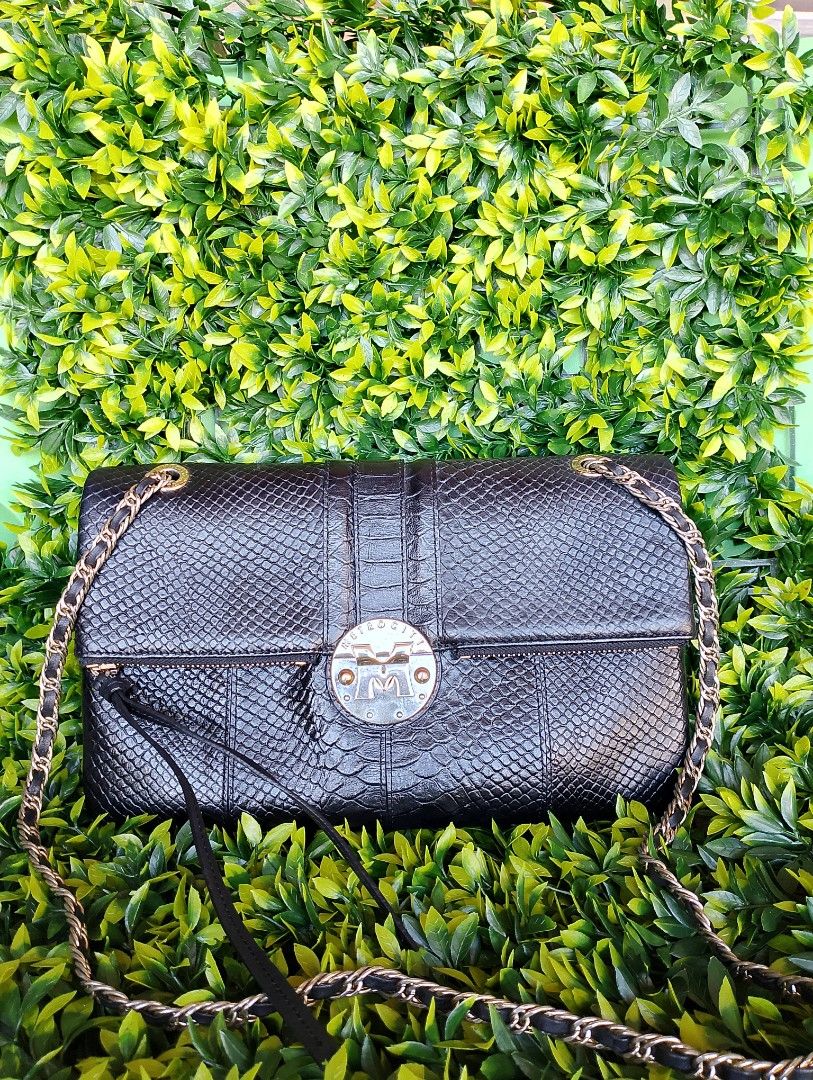 METROCITY SLING (Category: Luxury Bags & Wallets) located in Zamboanga. Submitted by reg_ukay_shopp (Listing ID 1318338276, Image 1). Description: .