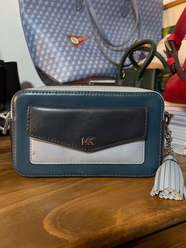 Michael kors tri color camera bag hotsell