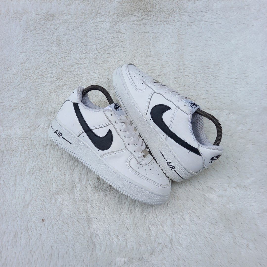 NIKE AIR FORCE LOW WHITE BLACK, Fesyen Wanita, Sepatu di Carousell