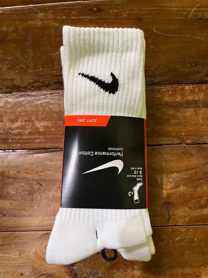 Nike Everyday Cushioned Crew Socks (Category: Socks) located in San Pedro. Submitted by anilovvv (Listing ID 1318407247, Image 3). Description: Nike Crew Socks • Plain • Mid Cut • High Cut Colors: • Black • White Available in pairs, bundles or mixed bundles Starting @ ₱95 only 🥵 - LOWEST PRICE - DM for orders & inquiries 📩 Also available on 🍊app (DM for the link) Meet up Muntinlupa - San Pedro - Biñan.
