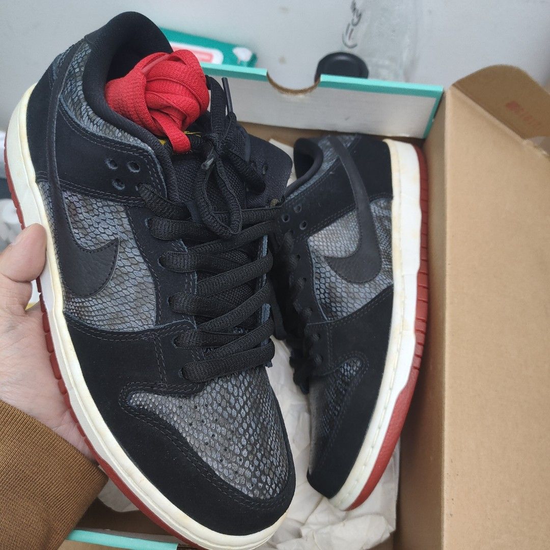 Nike SB Dunk Low Snake Eyes