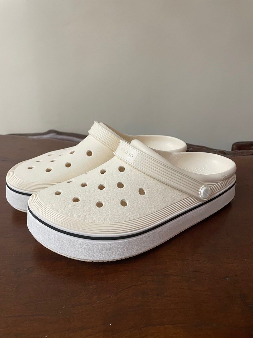 Offcourt clog m10 (Category: Flats & Sandals) located in Manila. Submitted by bukid (Listing ID 1318354497, Image 2). Description: Same day delivery Location: Cavite and Manila.