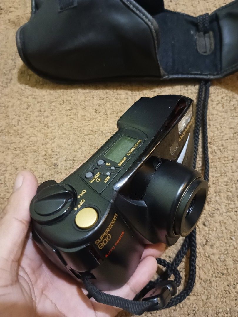 Olympus superzoom 800 - untested (Category: Cameras) located in Quezon City. Submitted by markgolveo (Listing ID 1318294275, Image 3). Description: Olympus superzoom 800 - untested with power motor powers on upon putting batteries with leather pouch intact for parts out repairs , collections or display.