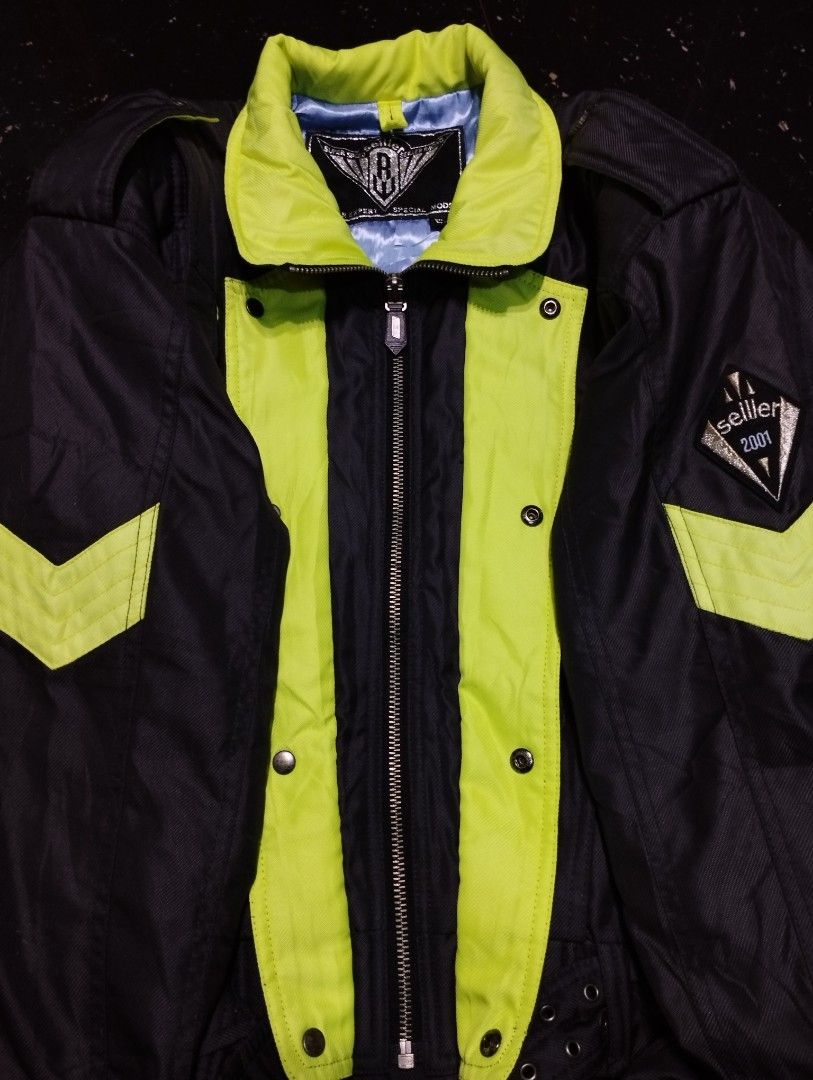 Seiller 2001 Vintage Racing Black Jacket Top (Category: Coats, Jackets and Outerwear) located in Pasig City. Submitted by tenggp (Listing ID 1318351048, Image 2). Description: Seiller 2001 Vintage Racing Jacket - Large on tag - Never been used. Sinukat lang. - Vintage - No issue! No flaws Color rate 10/10 parang bago talaga - Detachable Sleeves so pwedeng vest ang atake - Racing / Motor Rides Jacket siya kaya matibay (Safe from accidents) and hin