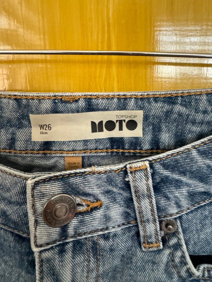 Topshop Highwaist Shorts (Category: Shorts) located in Manila. Submitted by arnssss (Listing ID 1318281206, Image 2). Description: .
