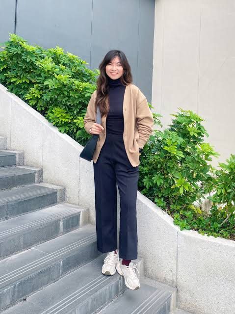 Uniqlo Dry Sweat Track Pants Black Women s Fashion Bottoms Other Bottoms on Carousell
