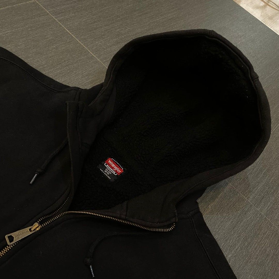 WRANGLER WORK WEAR HOODIE (Category: Hoodies) located in Manila. Submitted by wysrmp (Listing ID 1318303701, Image 3). Description: .