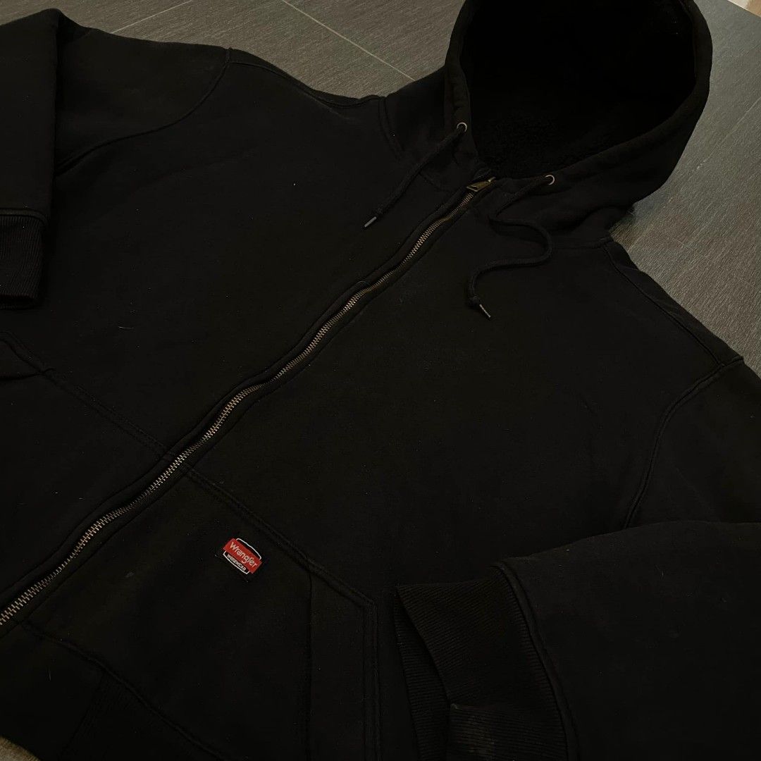 WRANGLER WORK WEAR HOODIE (Category: Hoodies) located in Manila. Submitted by wysrmp (Listing ID 1318303701, Image 2). Description: .