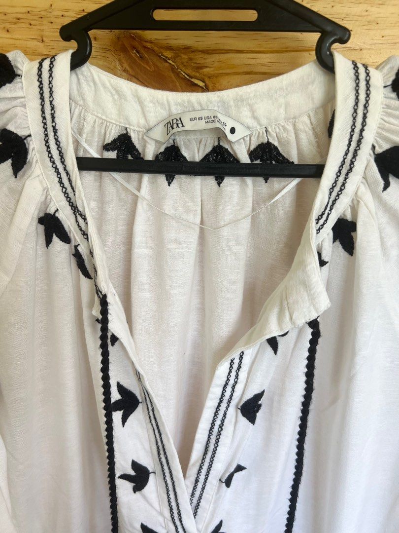 Zara Midi Embroidered Dress (Category: Dresses) located in Talibon. Submitted by ky.declutters (Listing ID 1318283336, Image 3). Description: ✨ bought in Japan.
