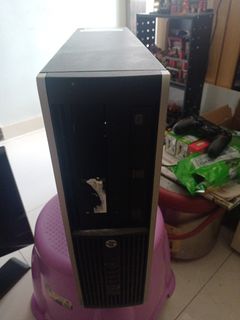電腦主機