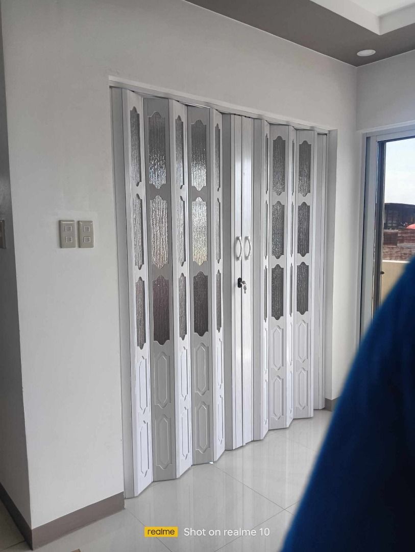 ACCORDION DOOR FOR YOU! (Category: Locks, Doors & Gates) located in Manila. Submitted by deza.interiorsmanila (Listing ID 1318450957, Image 1). Description: High Quality Affordable Accordion Door ✔️High Quality Accordion Doors ✔️Hard PVC ✔️Space Saving ✔️Home Partitions ✔️Folding Door ✔️Direct from Supplier ✔️Hassle Free Two types of Door ~REGULAR DOOR ~FRENCH DOOR (with acrylic glass) We provide OCULAR INSPECTION. List of Products: * Window Blin