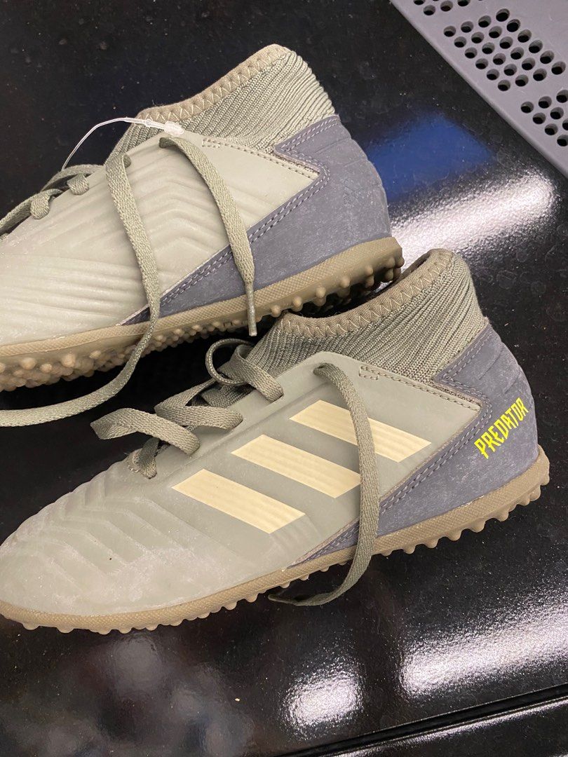 Adidas Predator Kids 19.3 TFJ (Category: Sneakers) located in Rizal. Submitted by eunbo (Listing ID 1318549313, Image 3). Description: RFS wrong size US 13.5 kids .